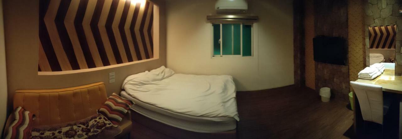 Yes 17 Hotel Luodong Exterior foto